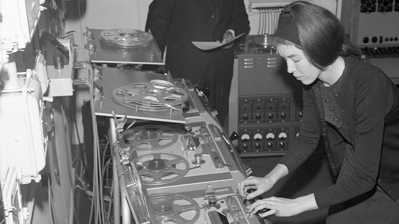 Delia Derbyshire at the BBC radiophonic workshop